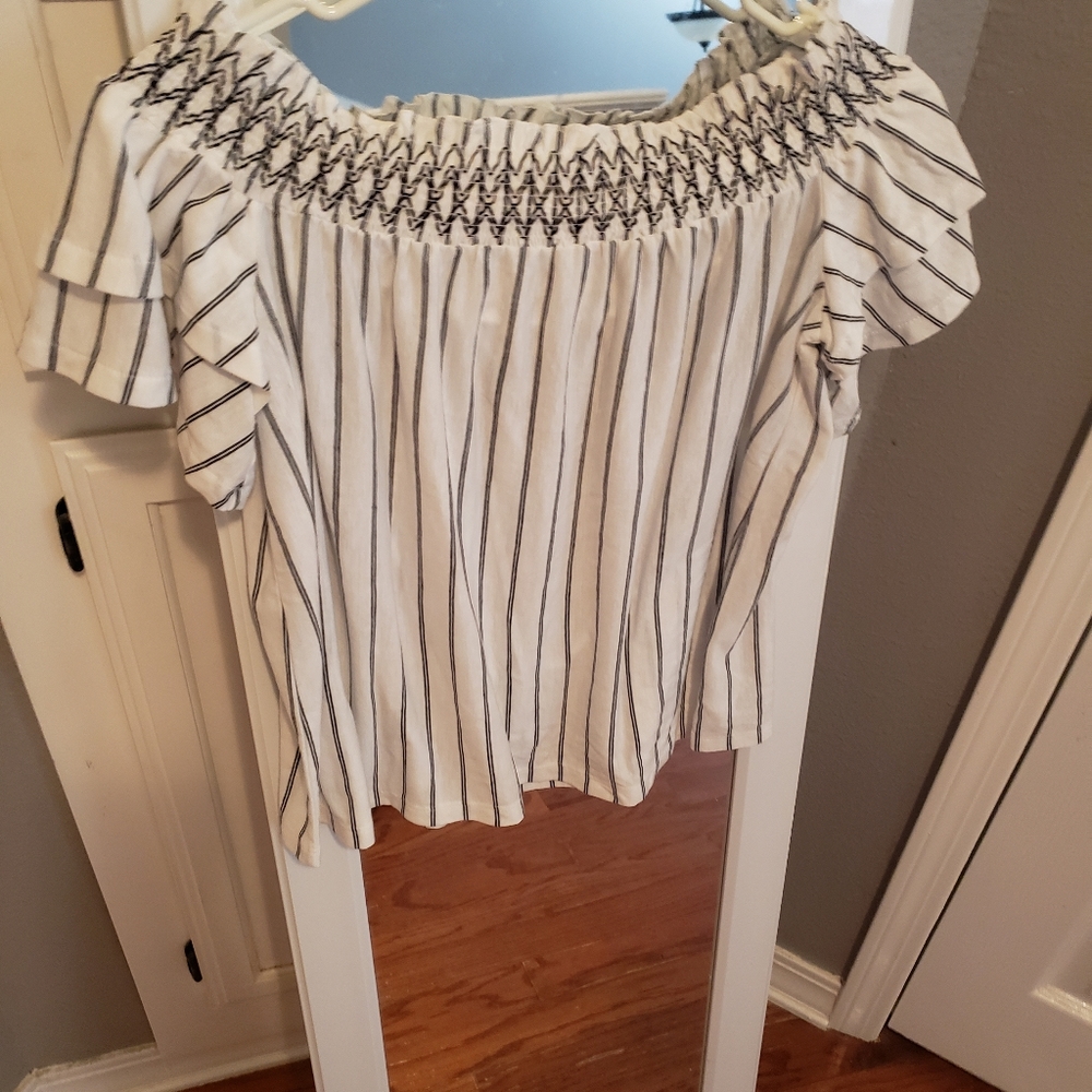 American Eagle Off Shoulders Top